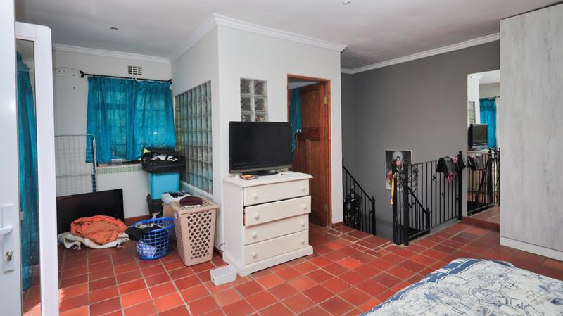 4 Bedroom Property for Sale in Somerset West Western Cape
